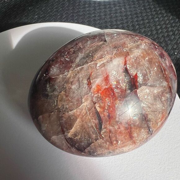 Fire Quartz Crystal Large Palmstone with‎ Rainbow Flash - Picture 6 of 12